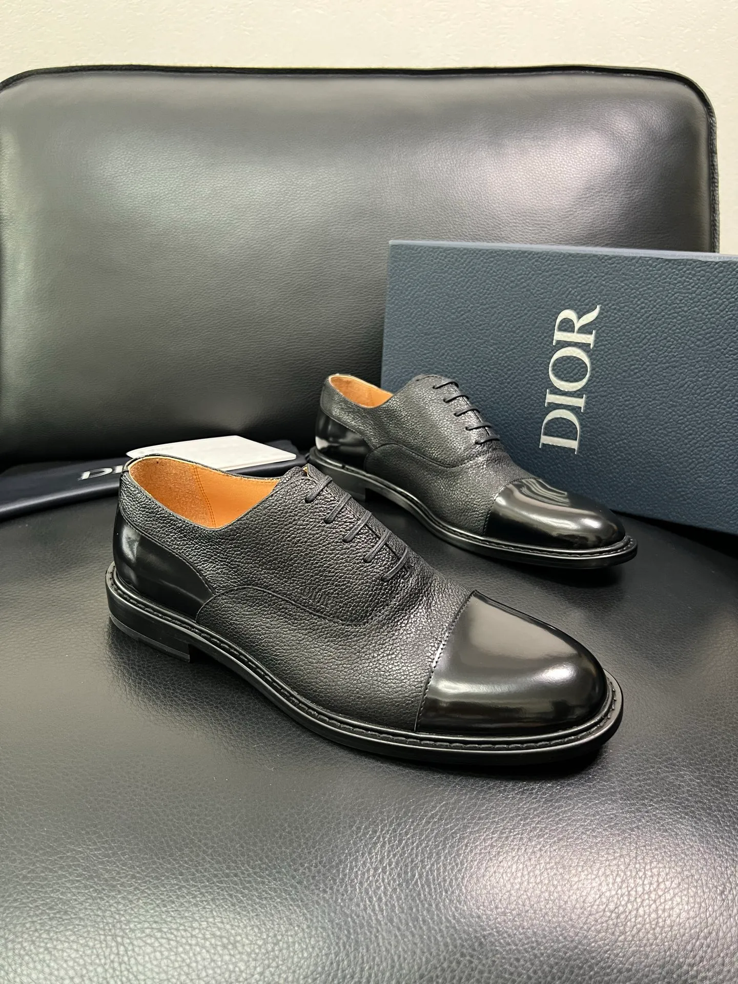 Men's shoes 💰940 Dior top purchasing agent, synchronized with Dior counters, original factory configuration, imported Italian cowhide, fully imported water-dyed cowhide lining, sole: original factory special supply, original sole super comfortable, original factory follow-up order 🔍🔍High quality, welcome to compare, code number 39-44 (can be ordered 38 45 46) 85868